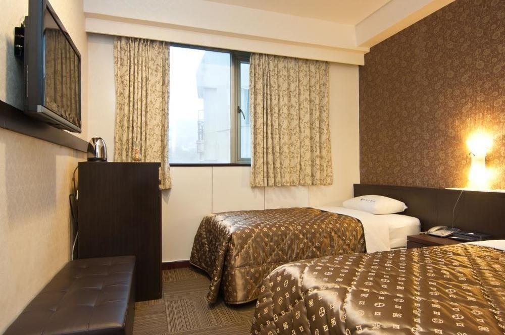 Atami Hotel Тайпей Екстериор снимка
