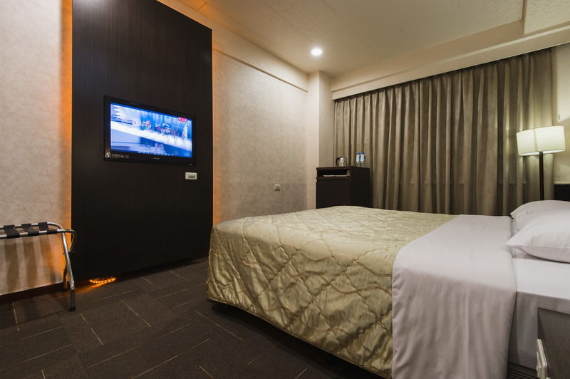 Atami Hotel Тайпей Екстериор снимка