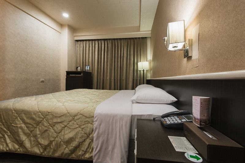 Atami Hotel Тайпей Екстериор снимка