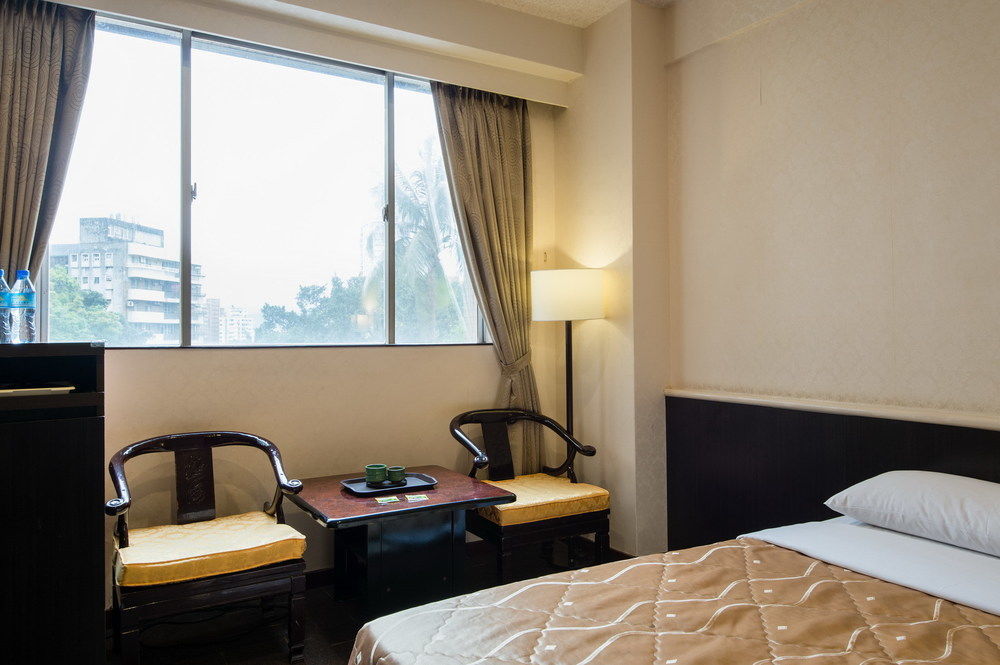 Atami Hotel Тайпей Екстериор снимка