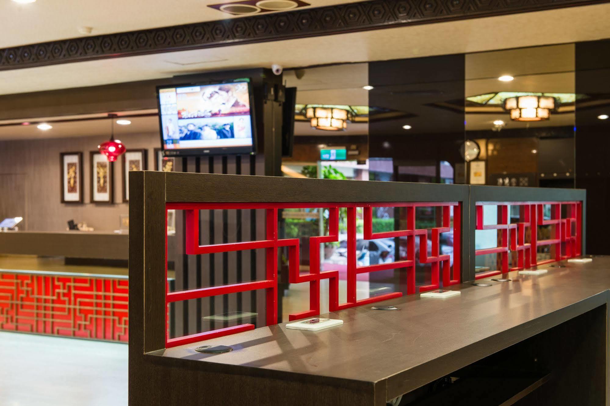 Atami Hotel Тайпей Екстериор снимка