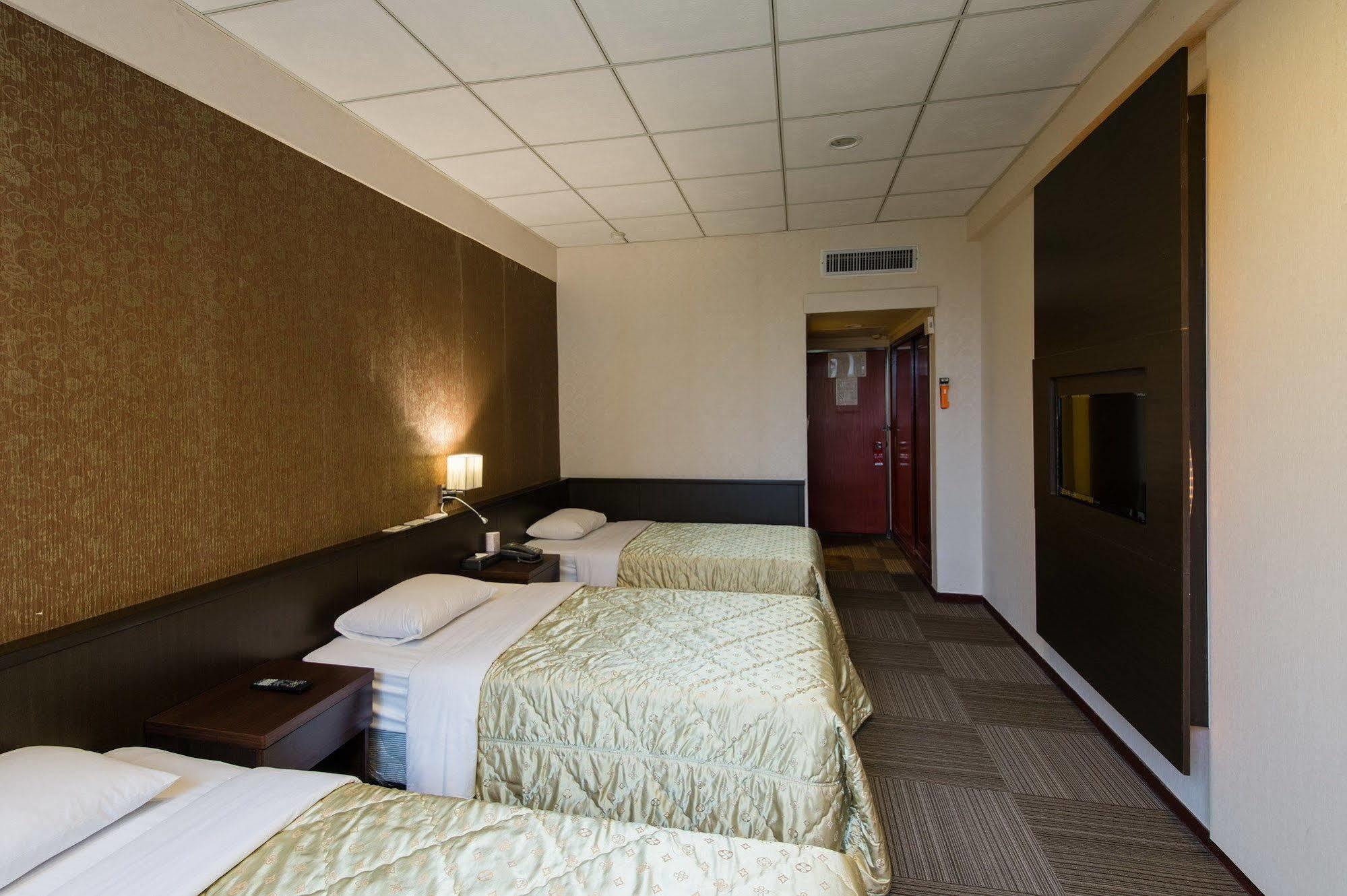 Atami Hotel Тайпей Екстериор снимка